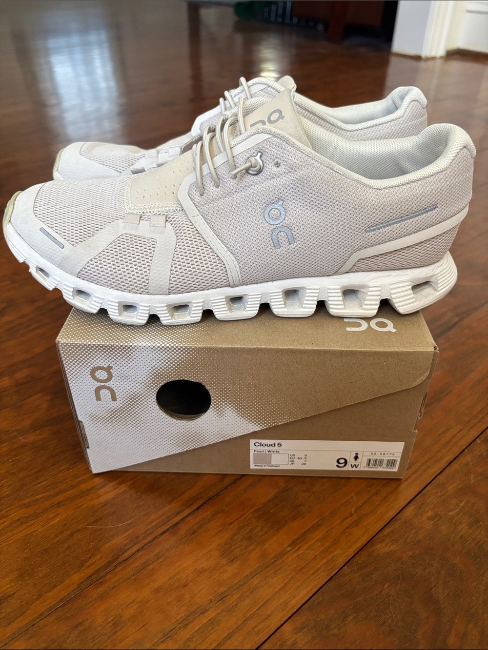 On Running Cloud 5 Women’s Size 9